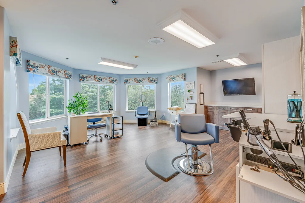 Salon Bakersfield 1